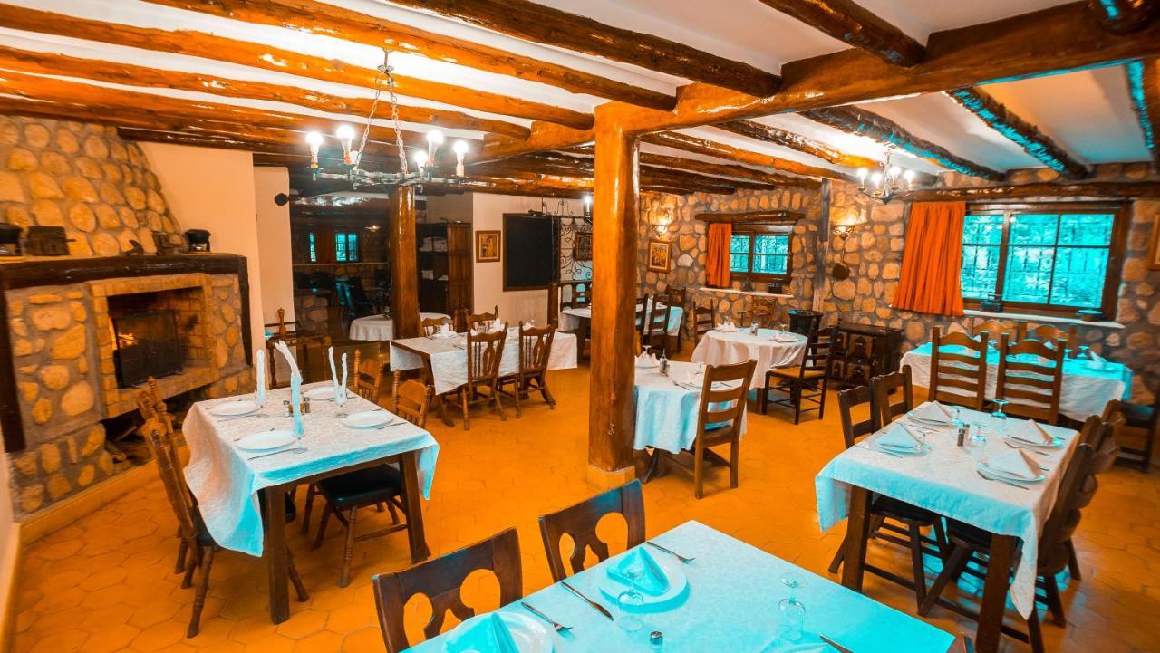 La Bergerie Auberge & Restaurant ウリガン エクステリア 写真