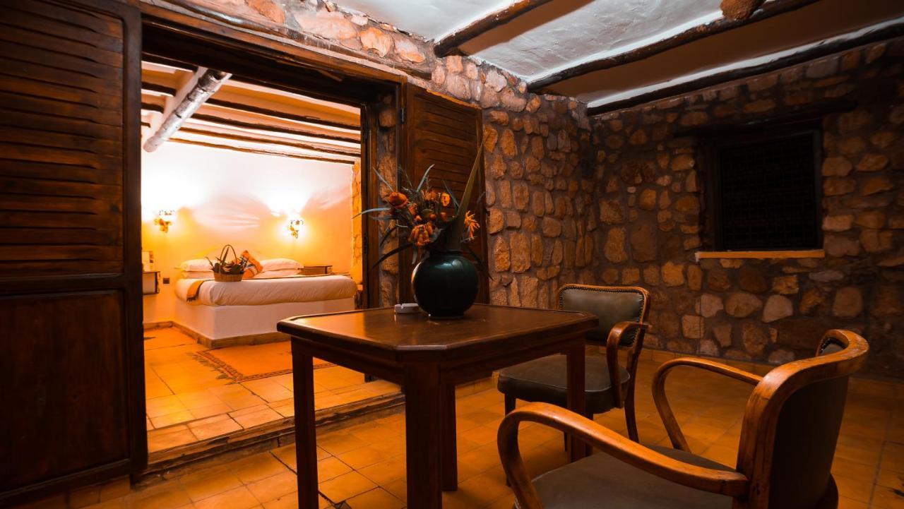 La Bergerie Auberge & Restaurant ウリガン エクステリア 写真