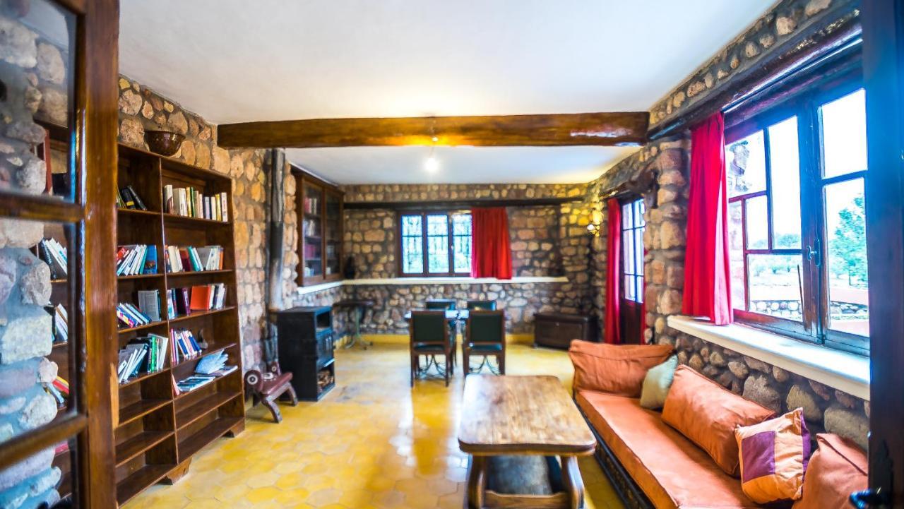 La Bergerie Auberge & Restaurant ウリガン エクステリア 写真
